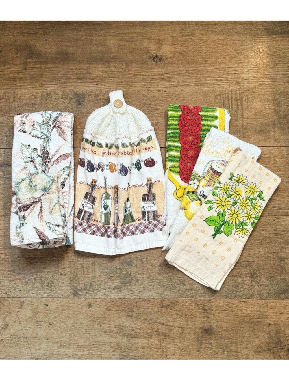 Bundle of Vintage Kitchen Towels Tea Dish Hand Bath